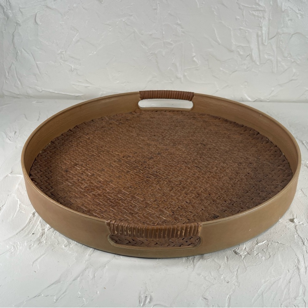 *Rustic Natural Round Woven Serving Tray